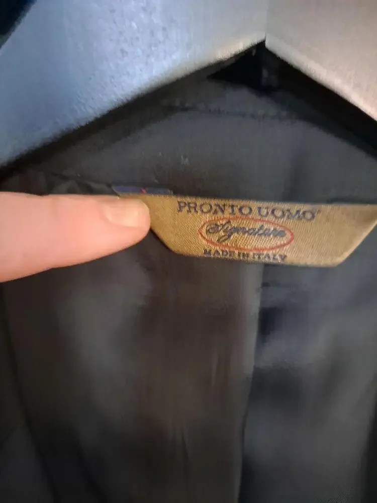 Pronto Uomo Black 2 Button Suit Made in Italy Size 44R‎